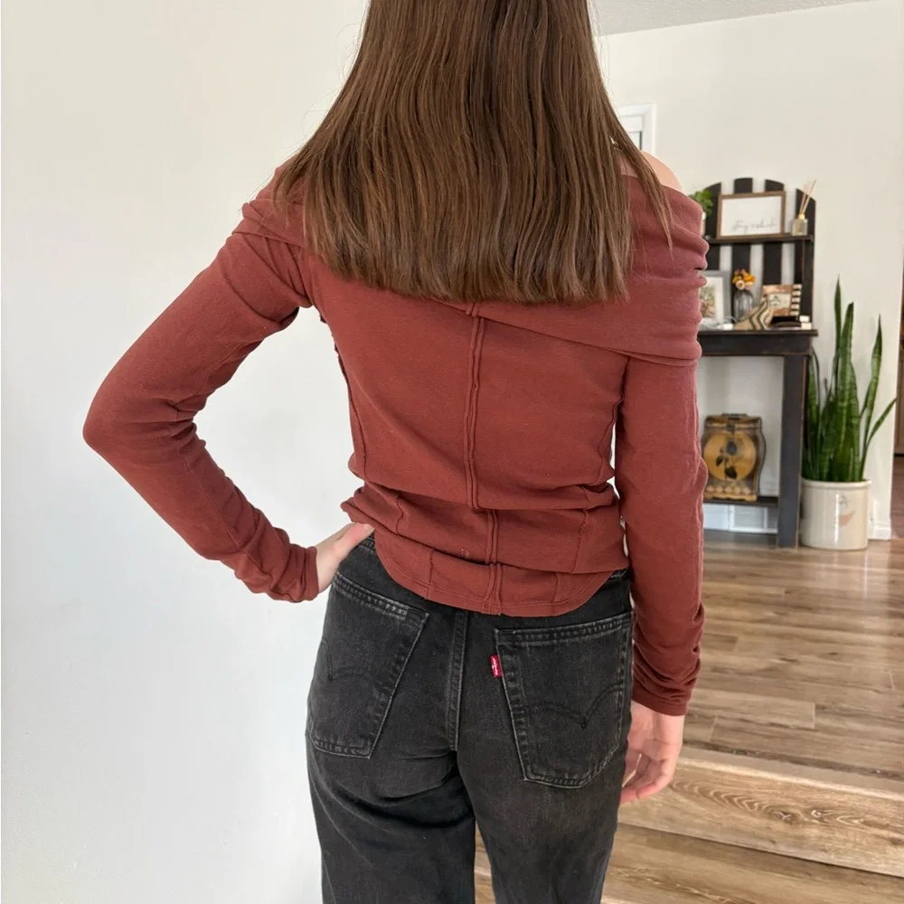 Off-Shoulder Rust Top - Picture 3 of 4